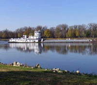 Boating and barge traffic from Louisiana to Minnesota