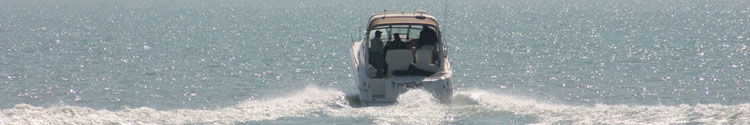 Family boating on Mississippi River